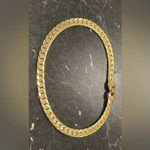 Classic "Bird" V-Formation Textured Link Choker Necklace